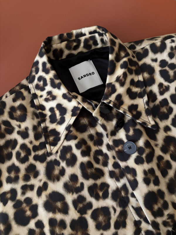 TRENCH SANDRO MOTIFS LEOPARD – Image 3