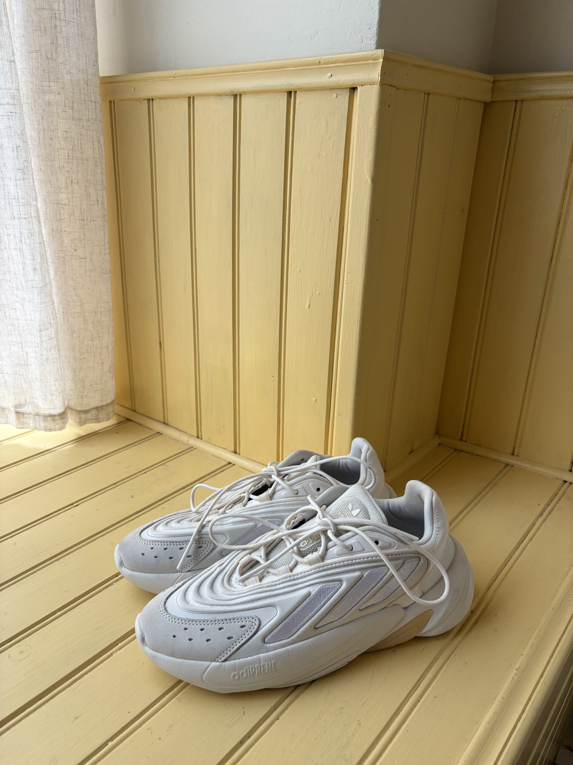 ADIDAS OZELIA - T.40 – Image 2