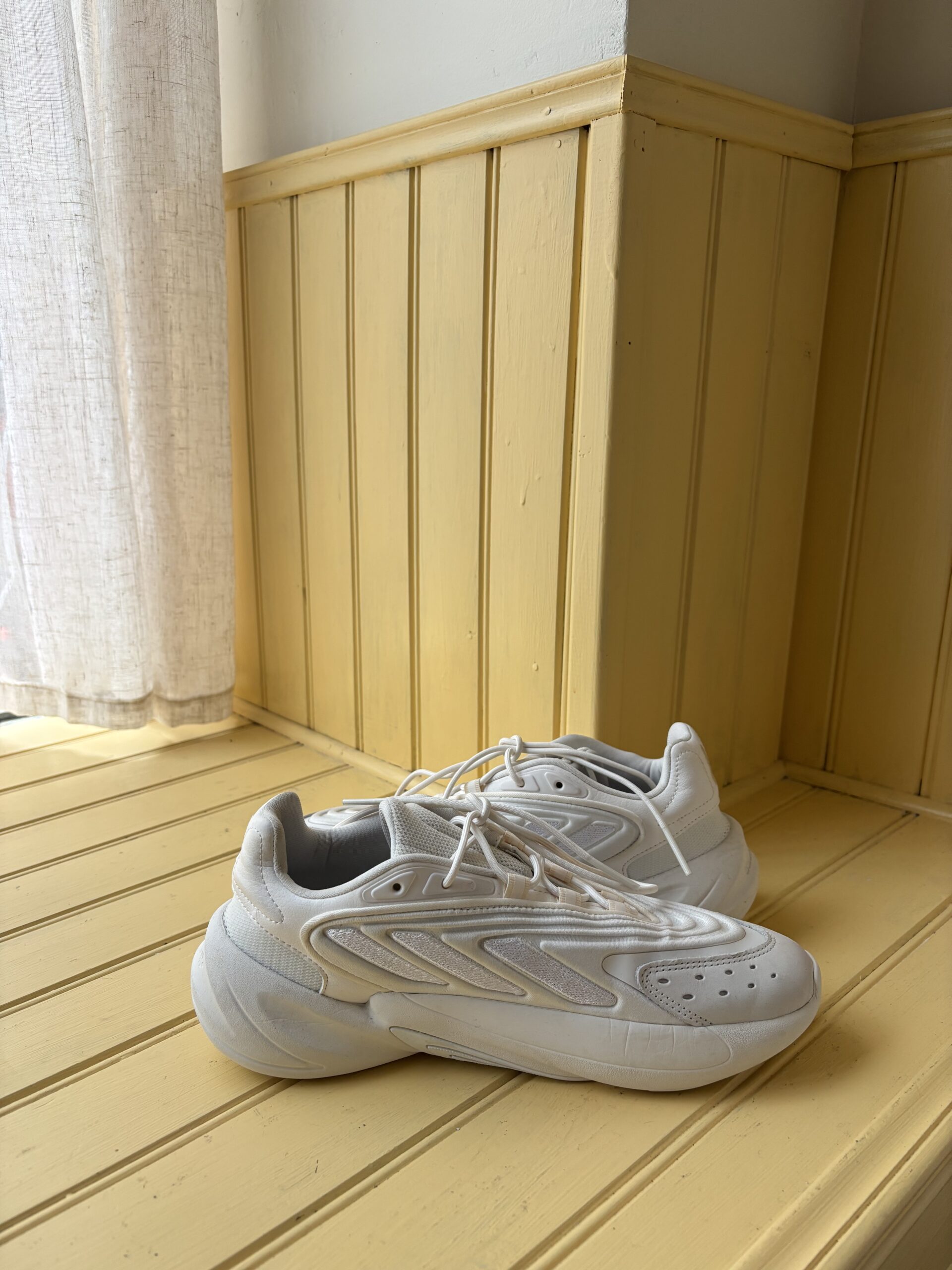 ADIDAS OZELIA - T.40 – Image 4