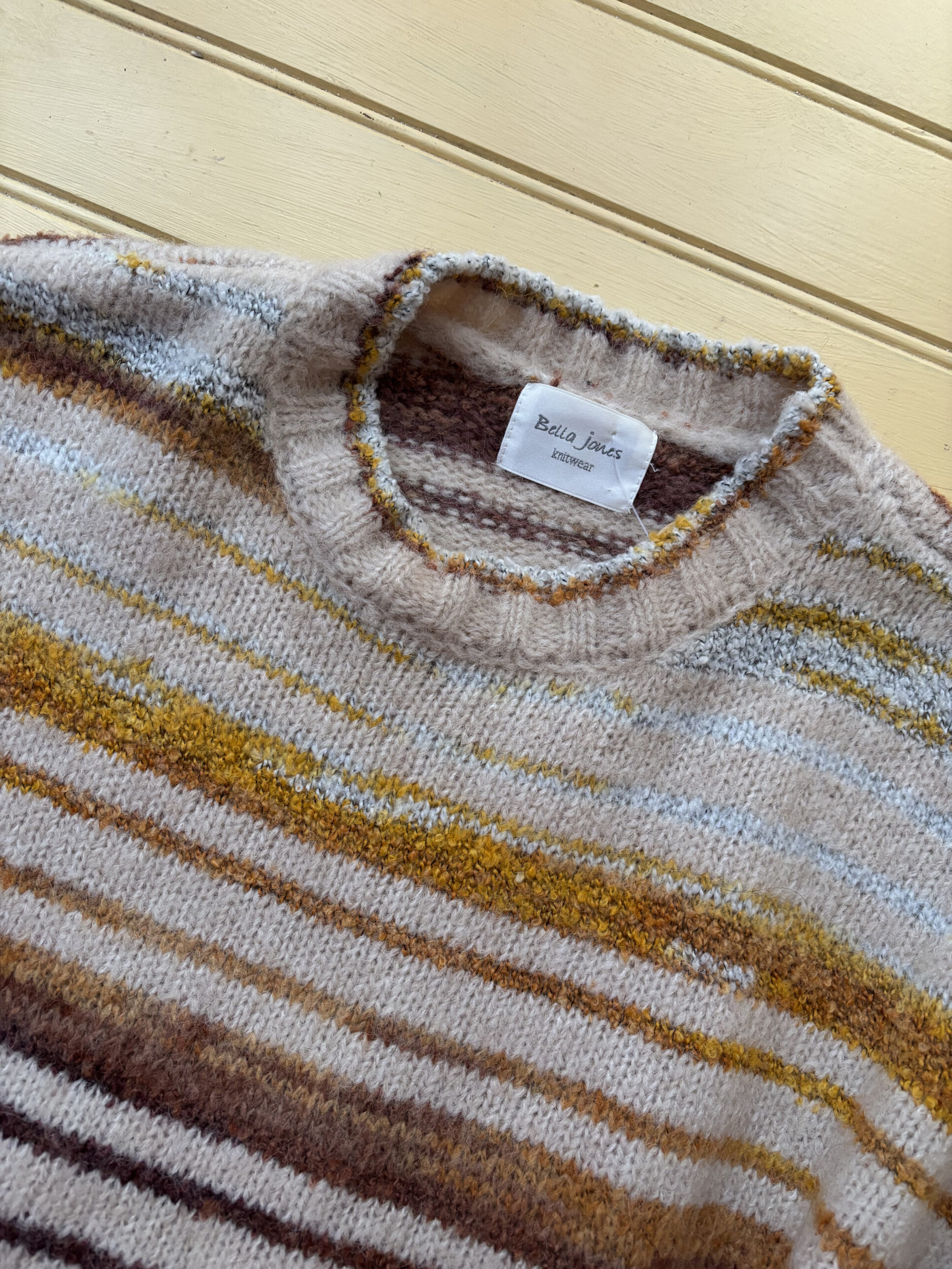 PULL SANS MANCHE - BELLA JONES – Image 4