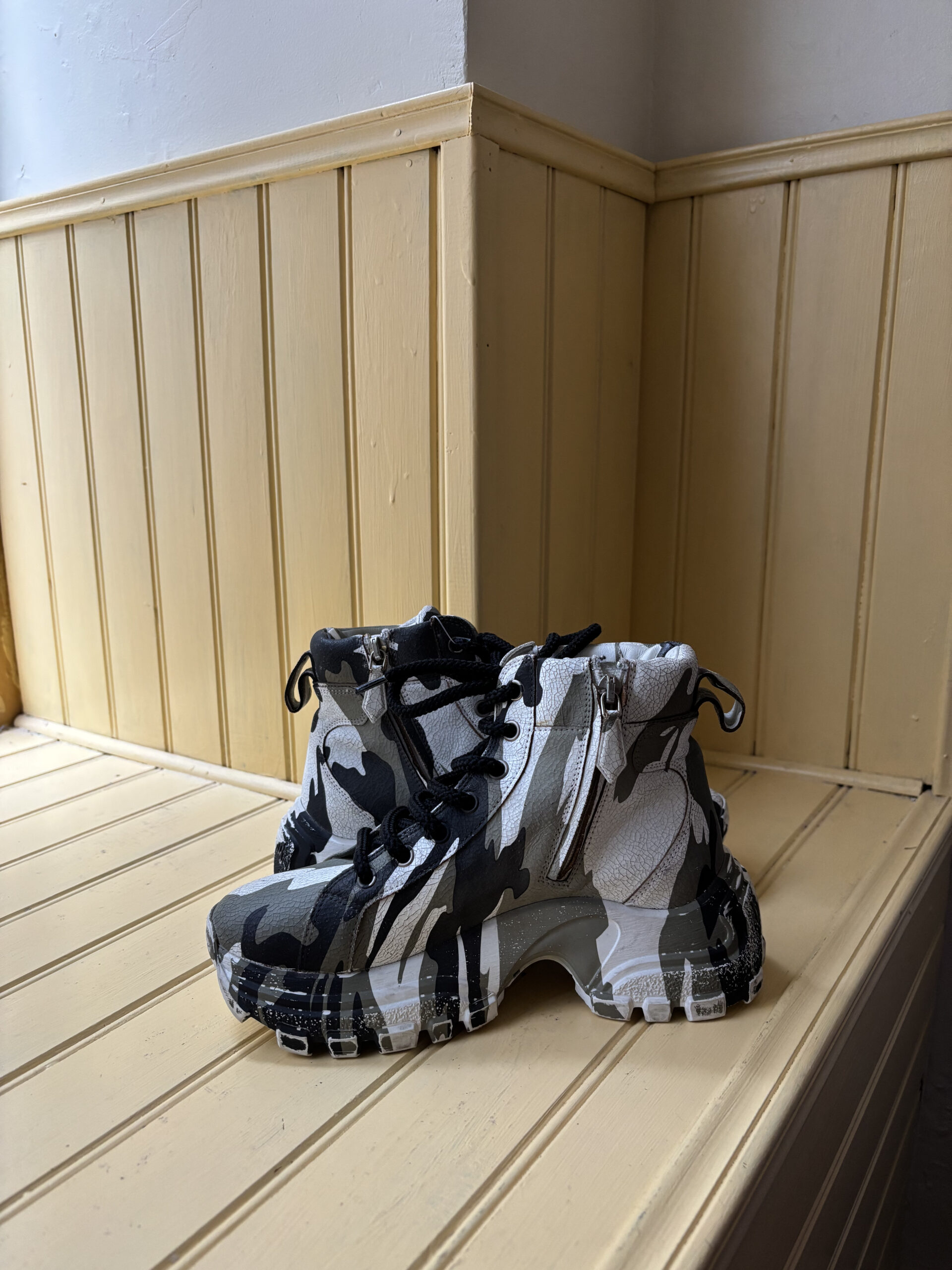 BOTTINES MIU MIU - T.35 – Image 3