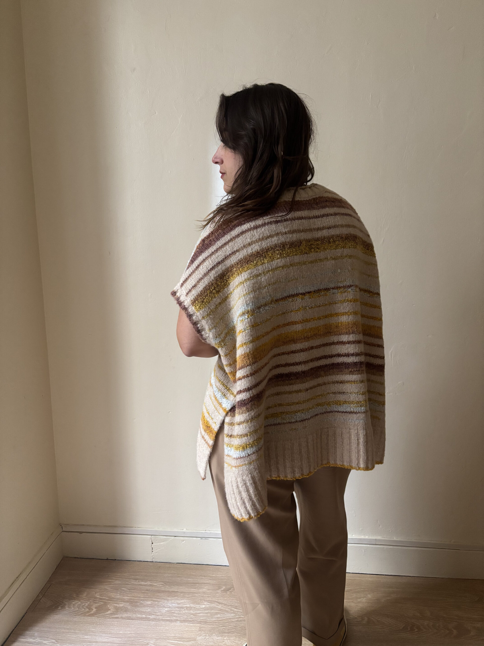 PULL SANS MANCHE - BELLA JONES – Image 2