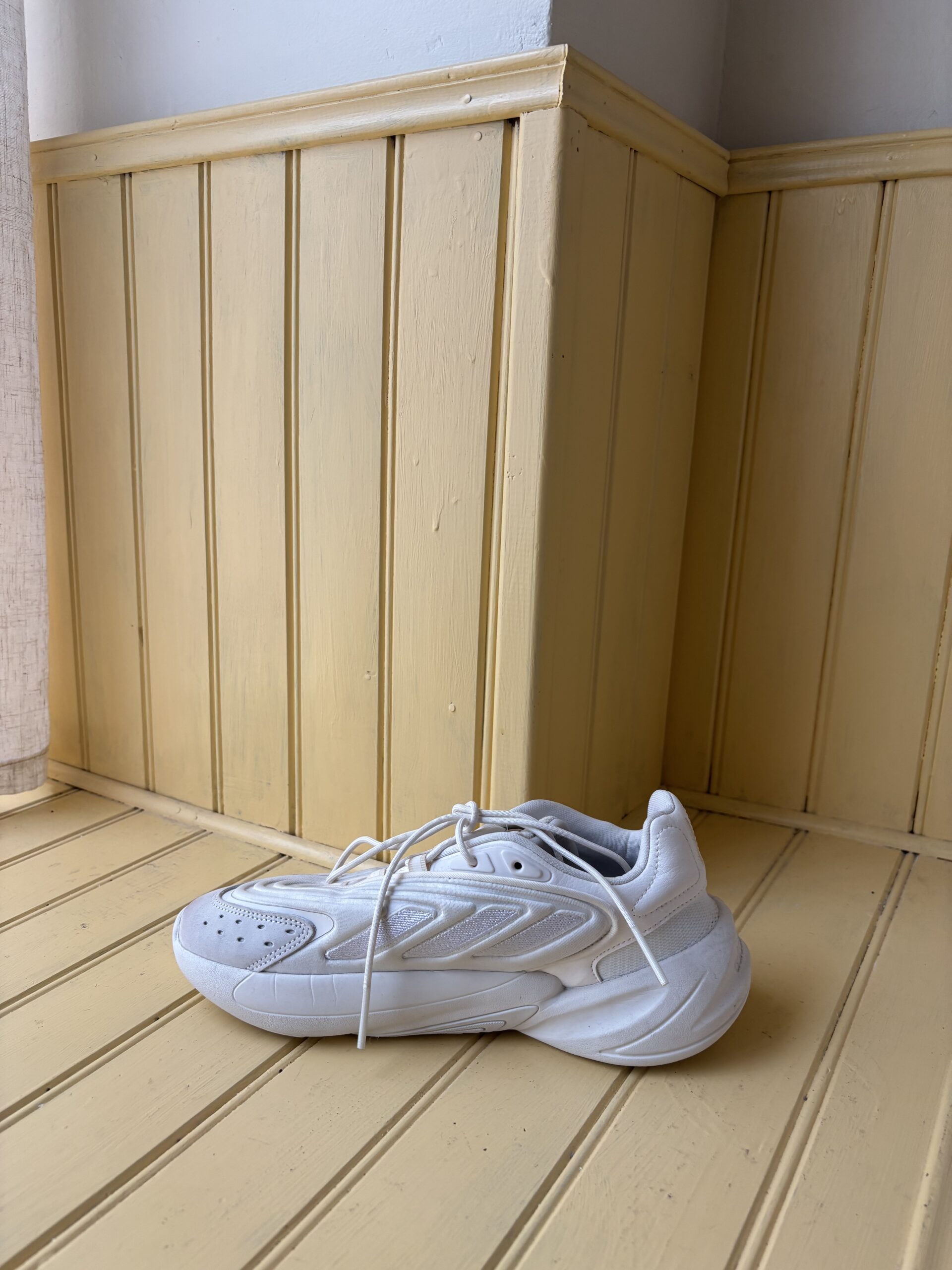 ADIDAS OZELIA - T.40 – Image 5