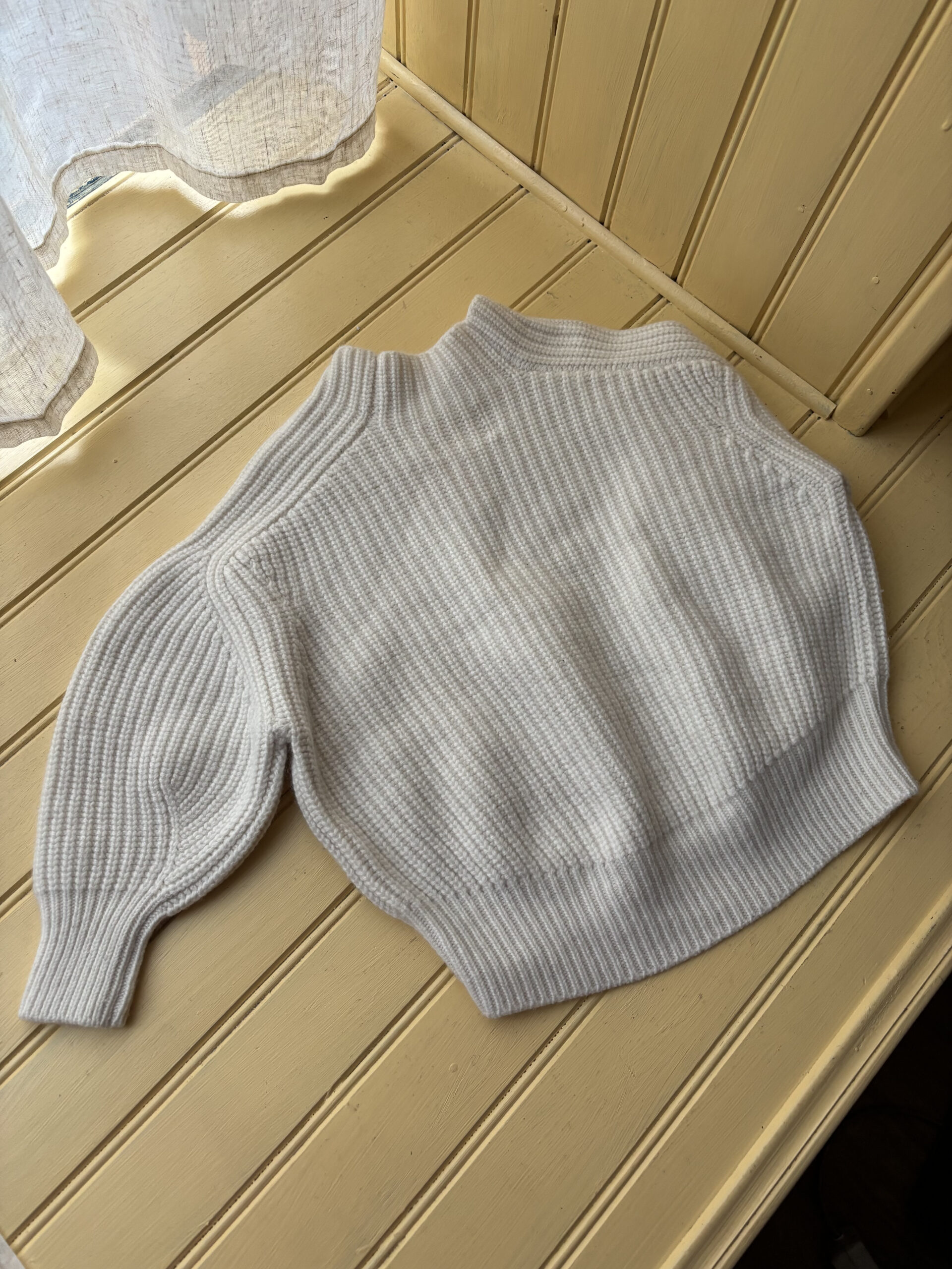 LOULOU STUDIO - PULL CREME – Image 4