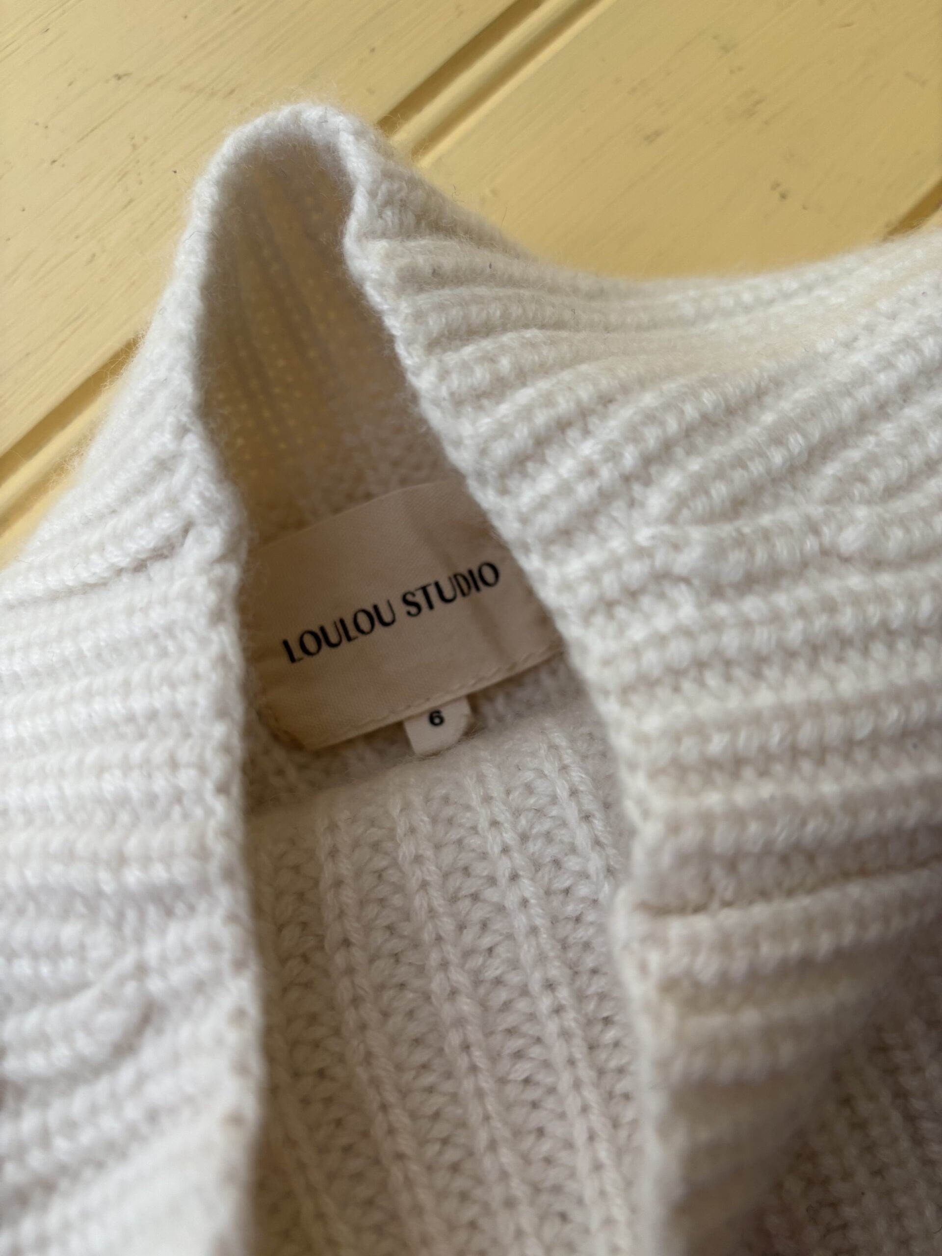 LOULOU STUDIO - PULL CREME – Image 5