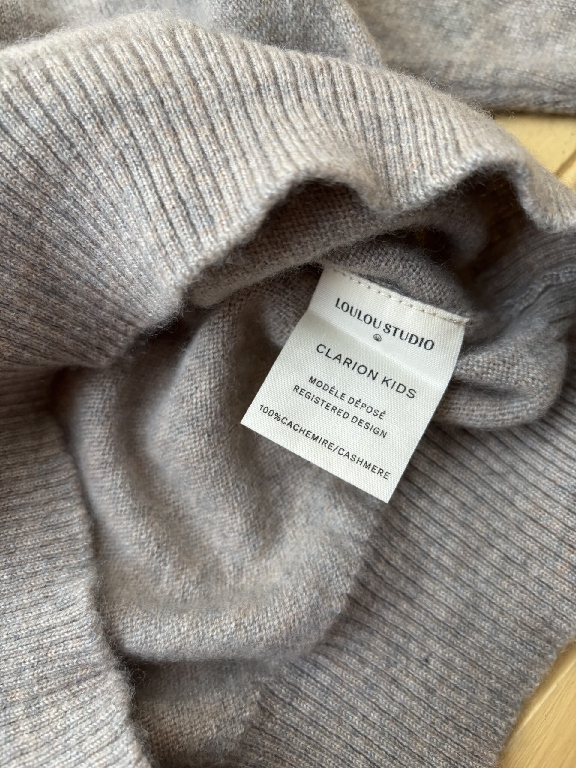 LOULOU STUDIO - PULL À COL BEIGE – Image 7