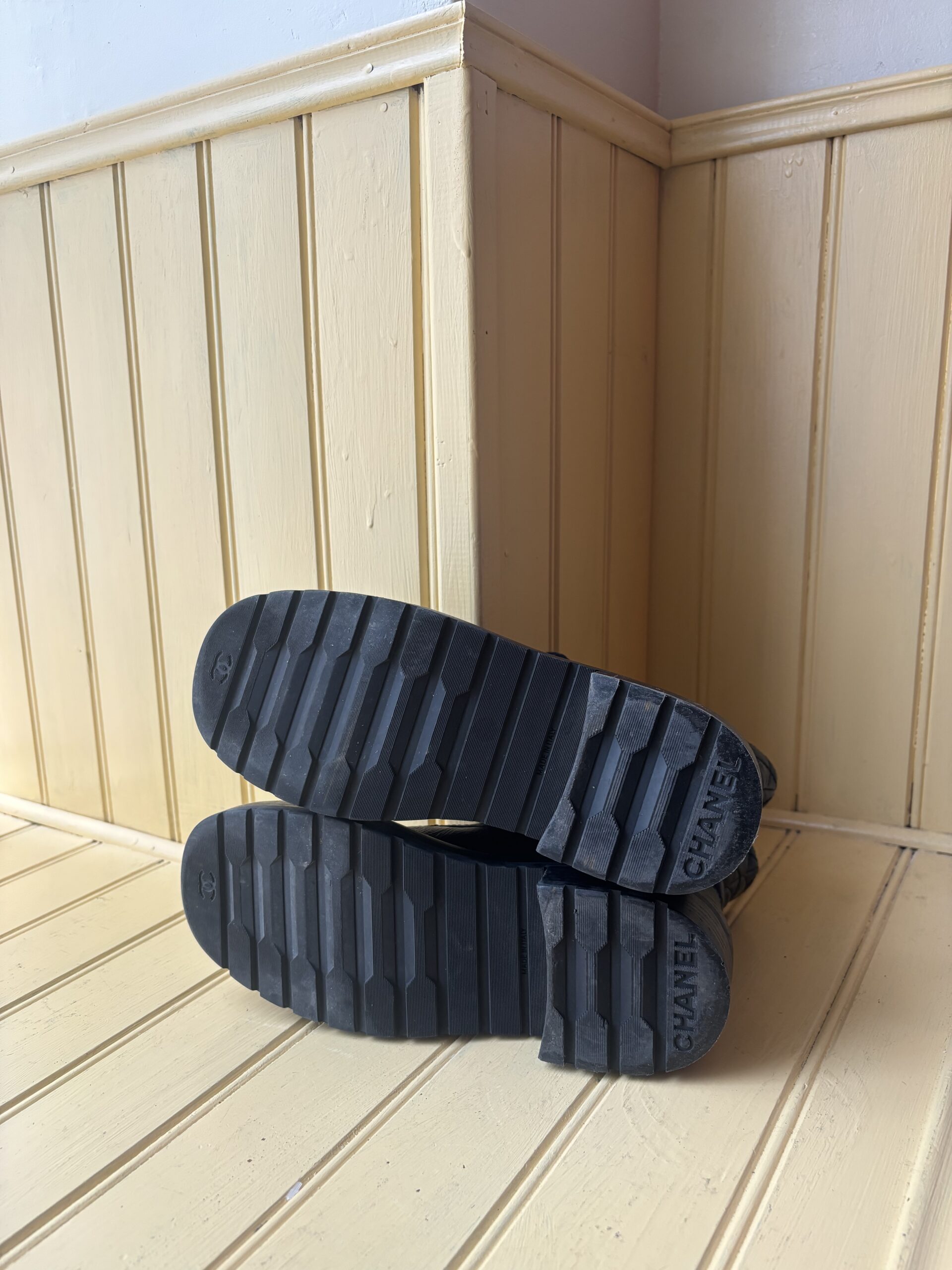 CHANEL - BOTTINES CUIR T.37 – Image 7