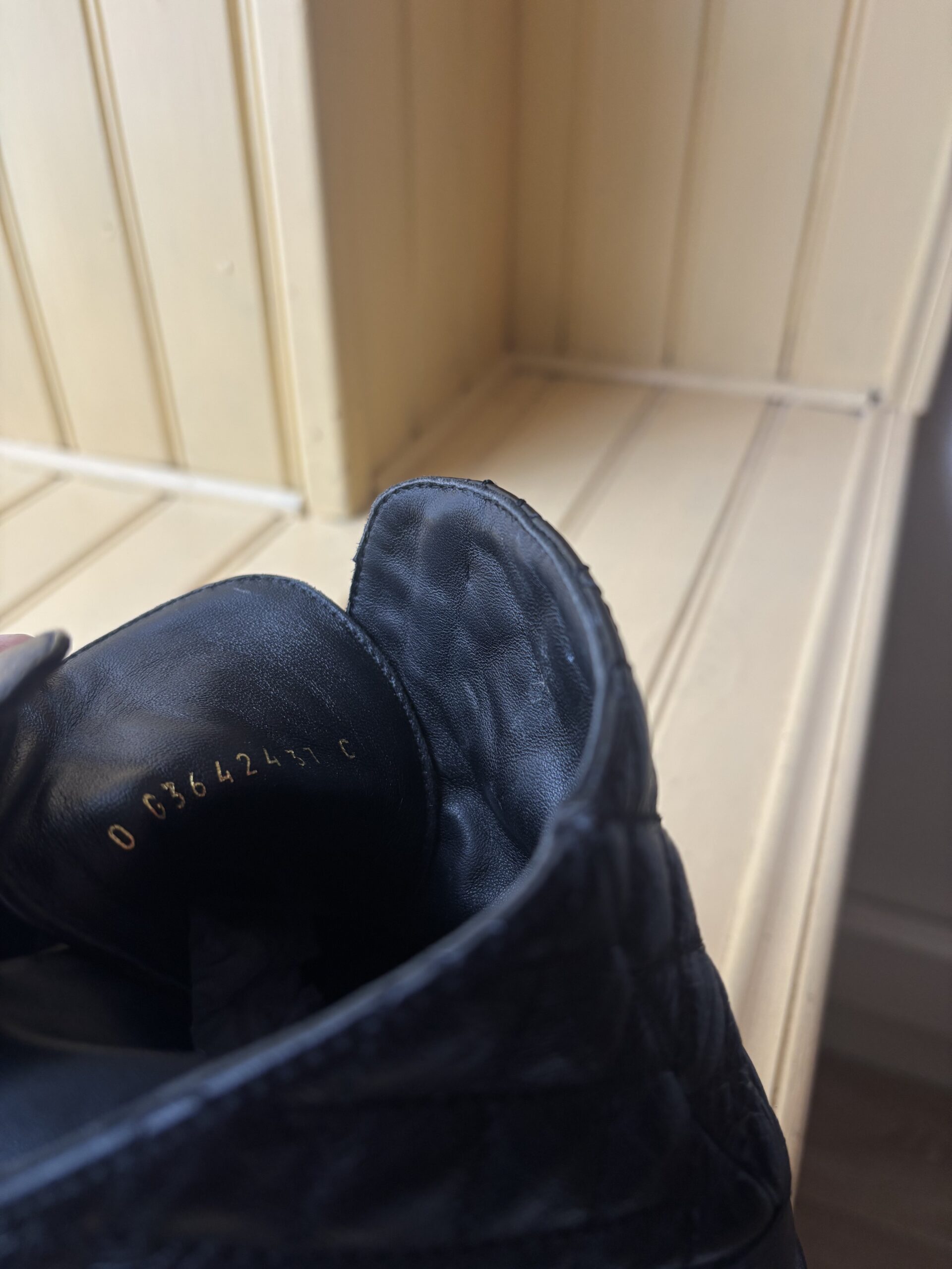 CHANEL - BOTTINES CUIR T.37 – Image 8