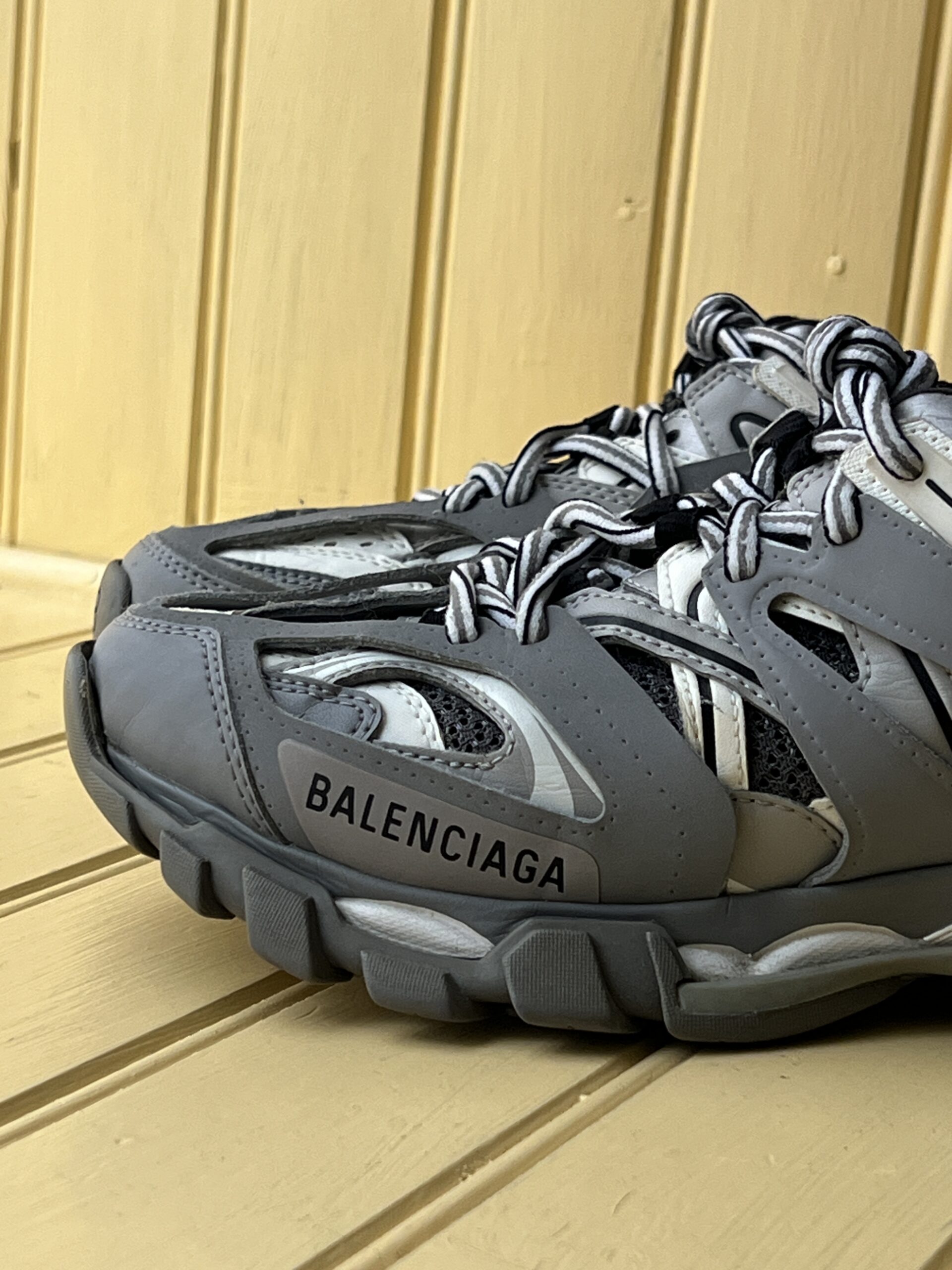 BALENCIAGA - T36 – Image 8