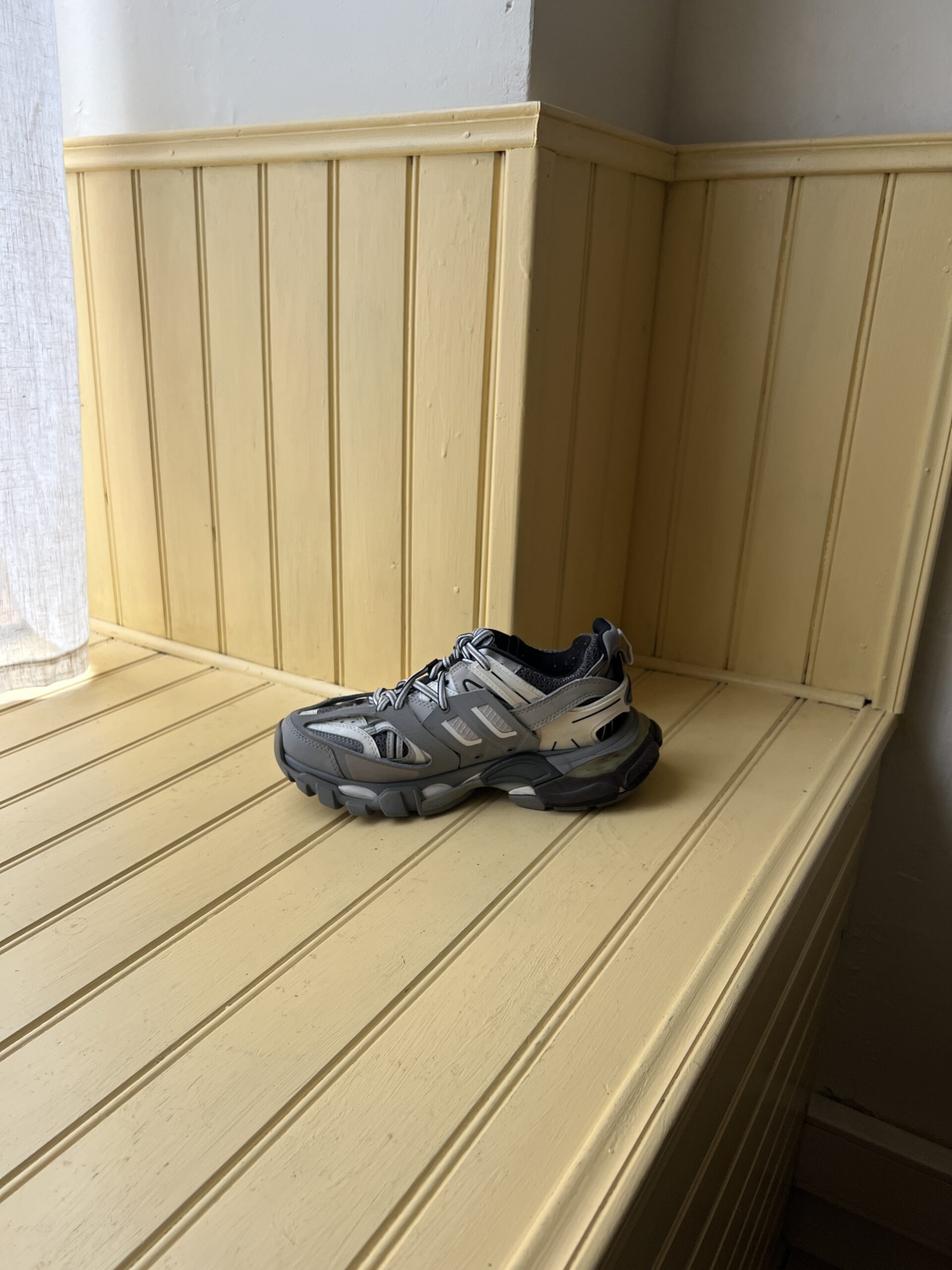 BALENCIAGA - T36 – Image 4