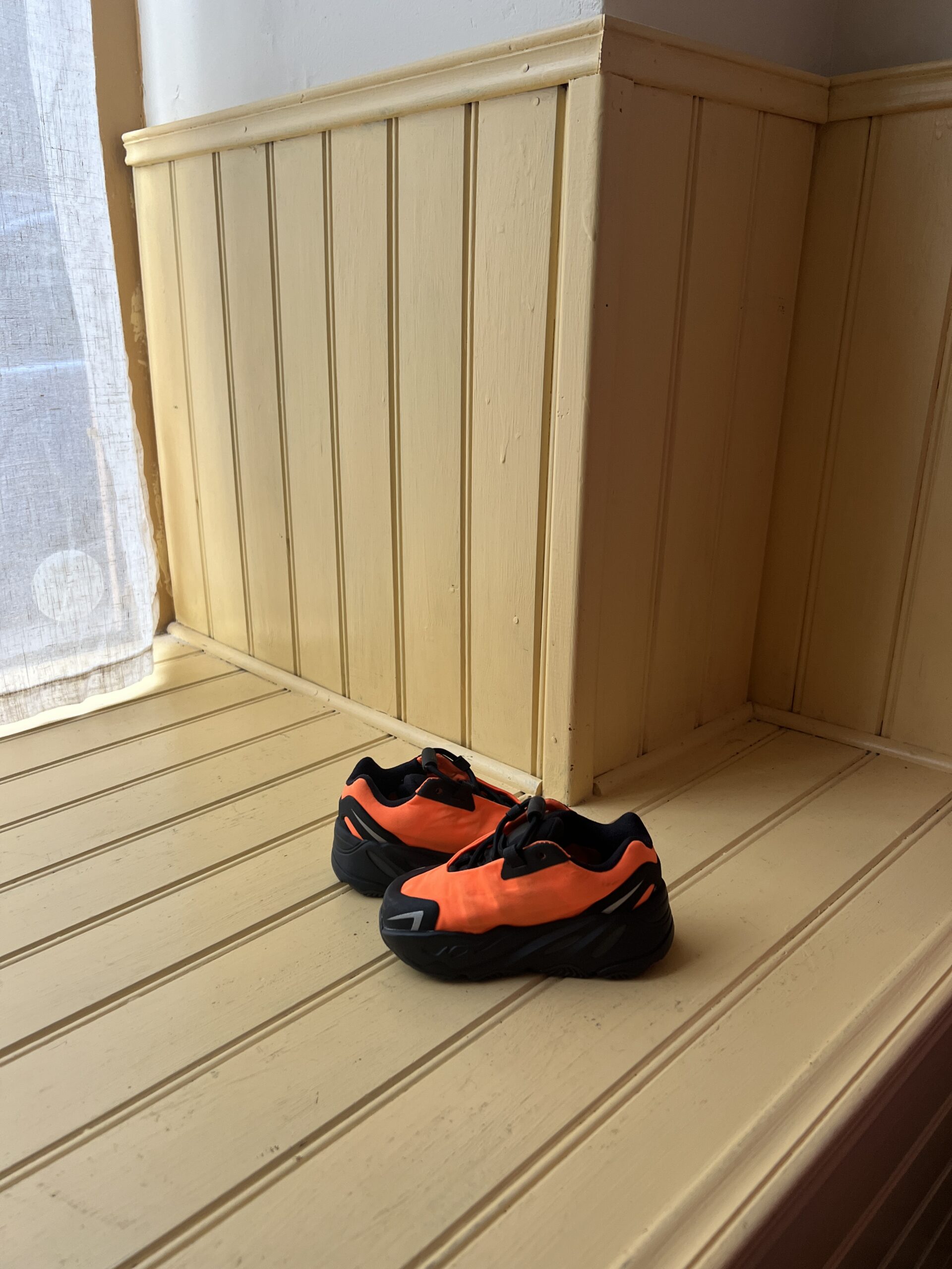 ADIDAS - YEEZY T.20 – Image 3