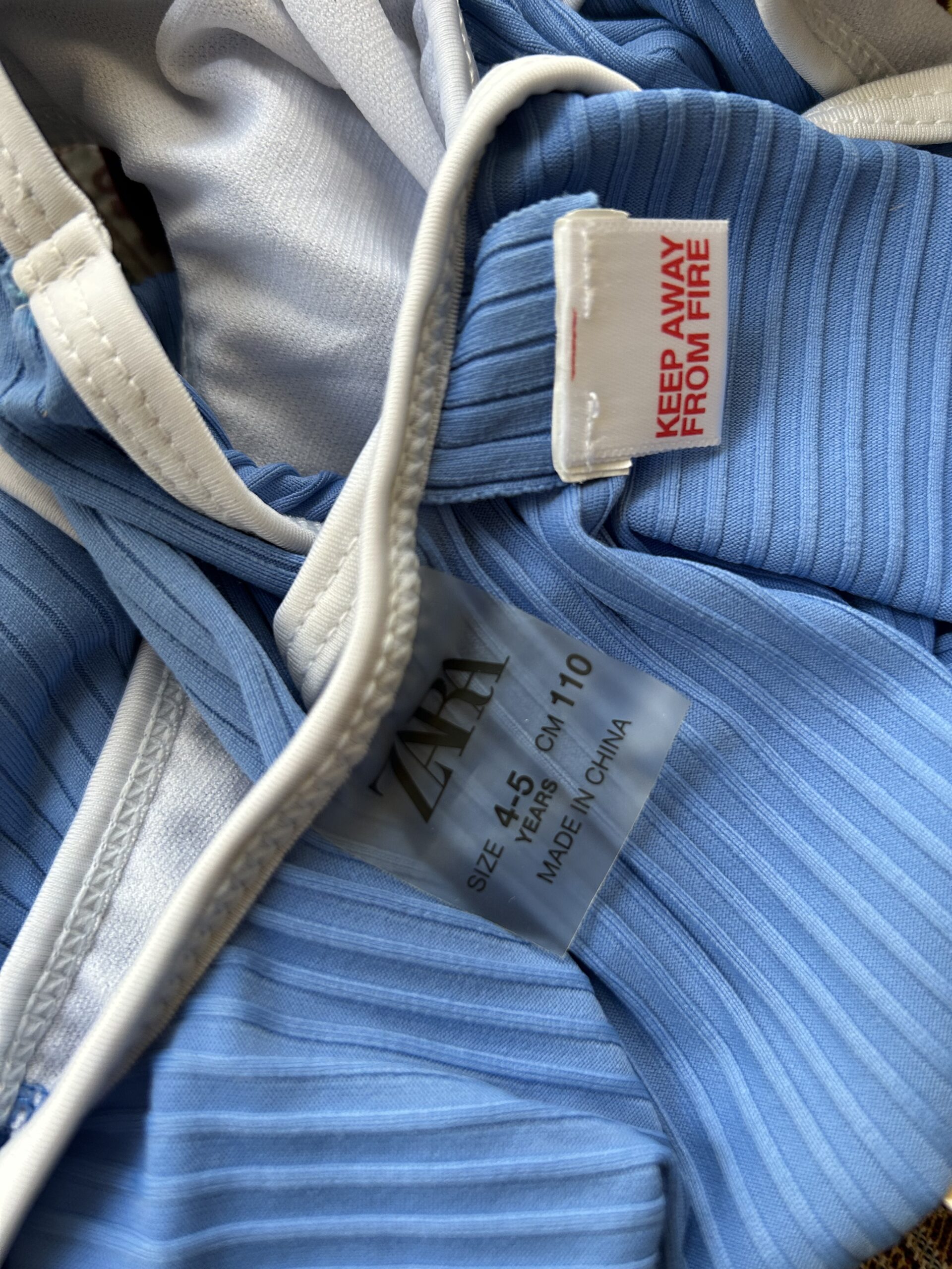ZARA - MAILLOT DE BAIN / 5 ANS – Image 4