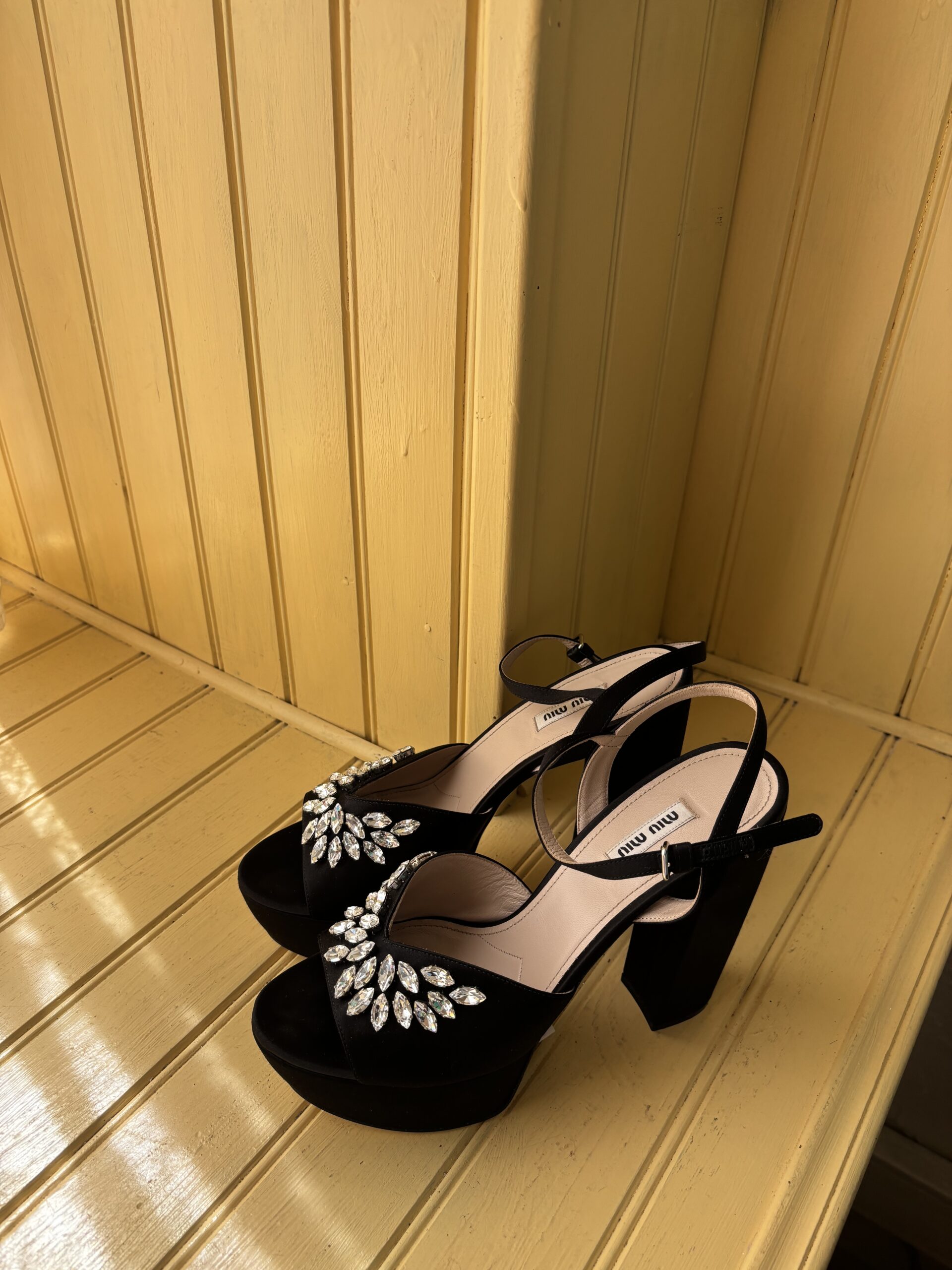 MIUMIU - TALONS NOIRS