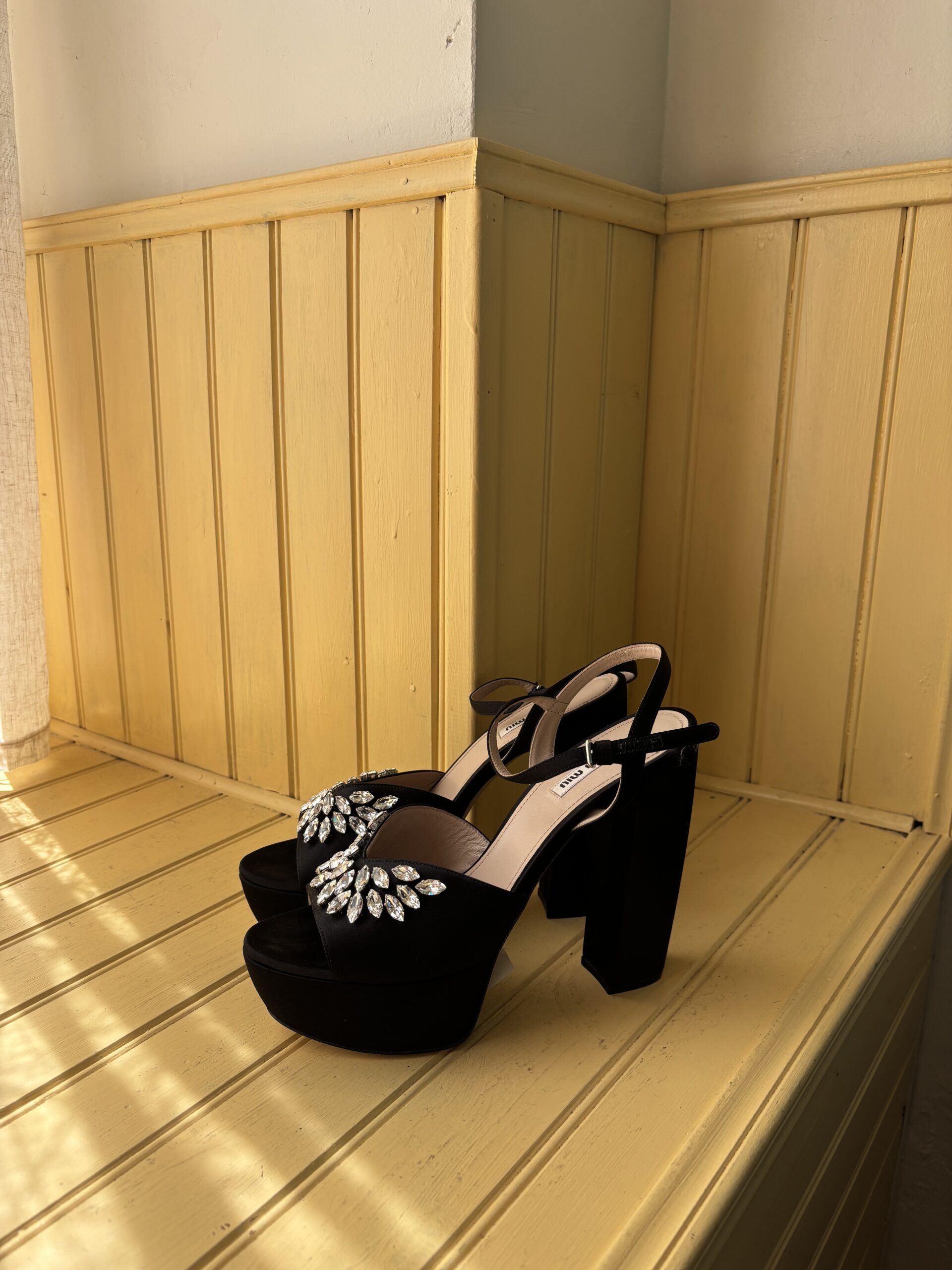 MIUMIU - TALONS NOIRS