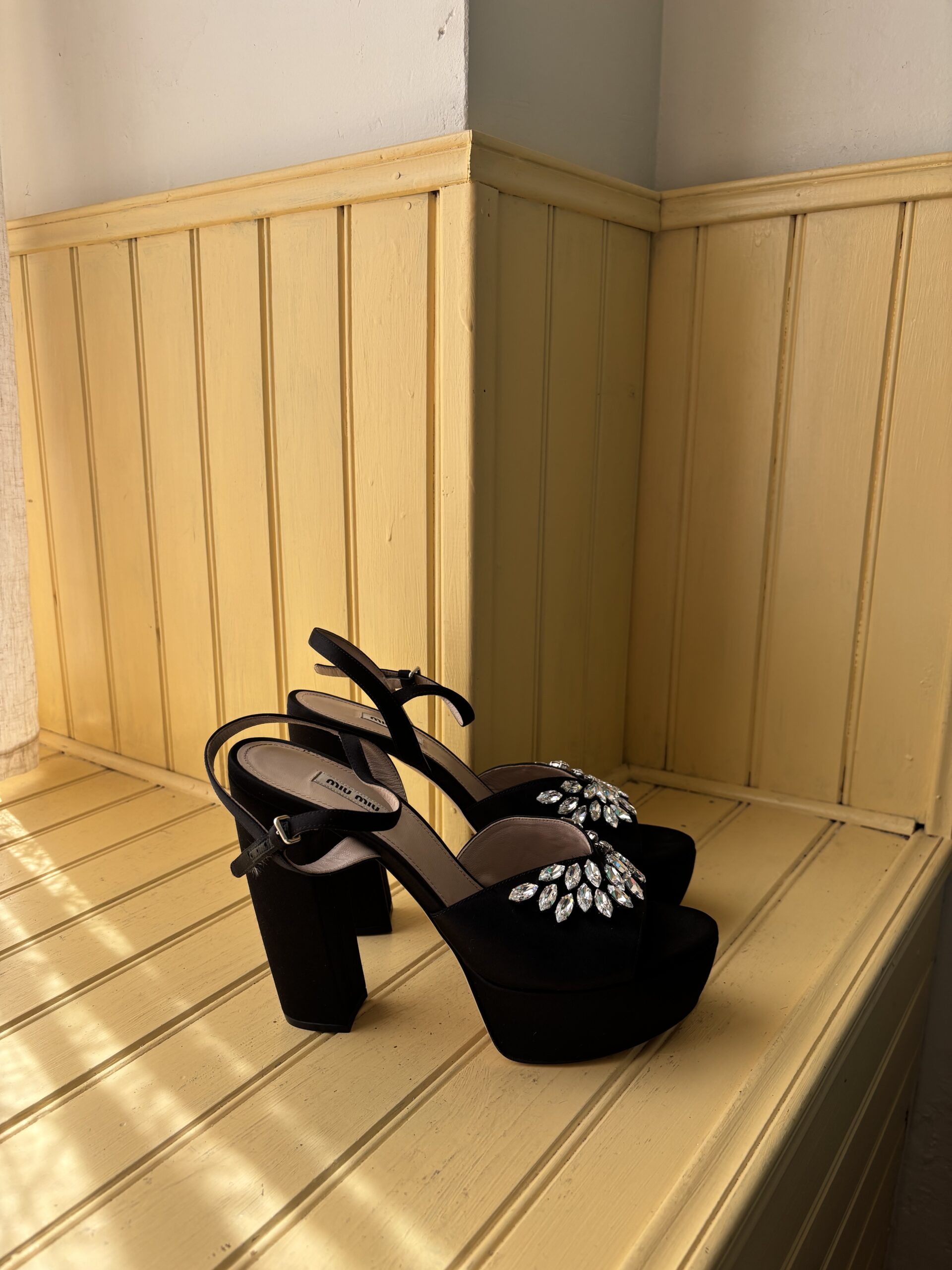 MIUMIU - TALONS NOIRS