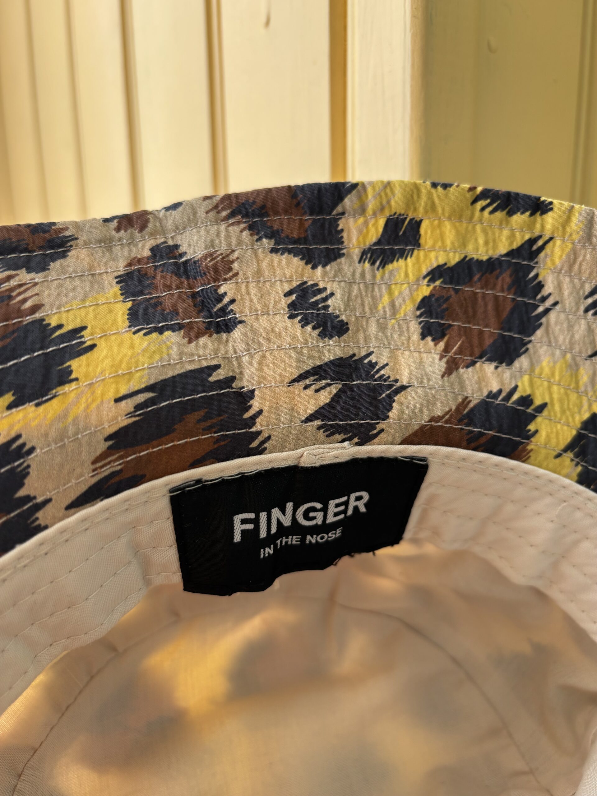FINGER IN THE NOSE