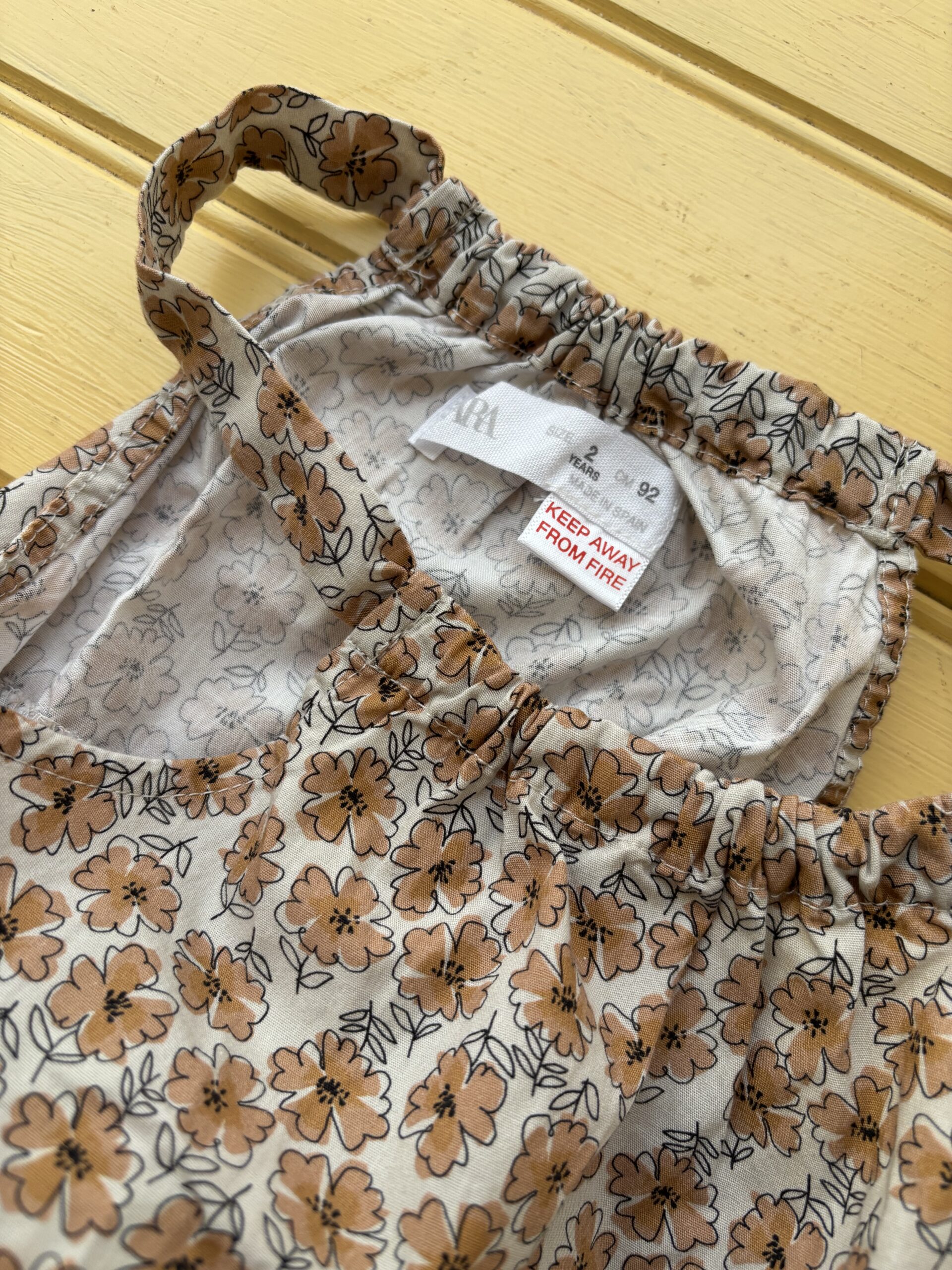 ZARA - ROBE À MOTIFS