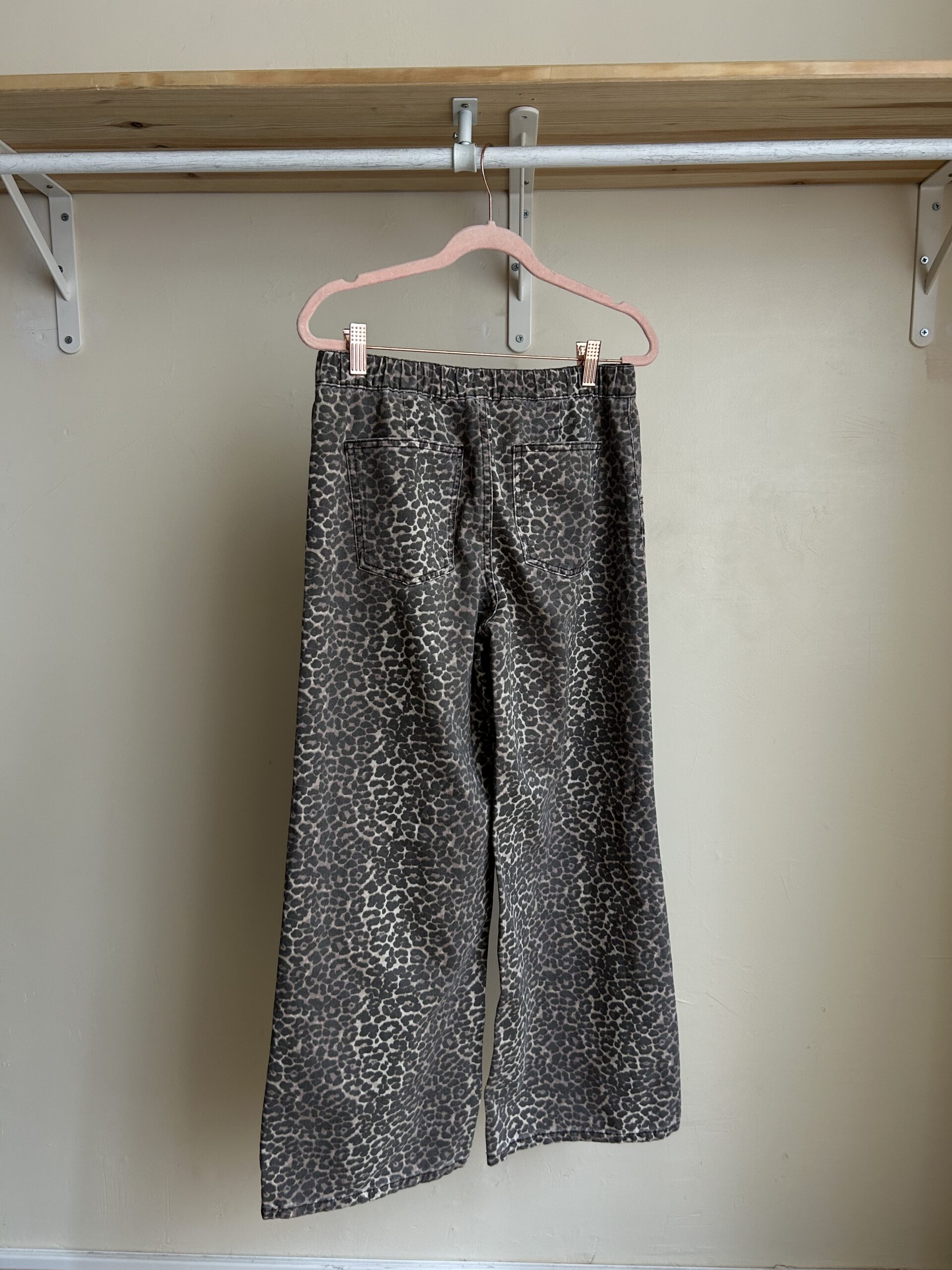 ZARA - JEAN LÉOPARD